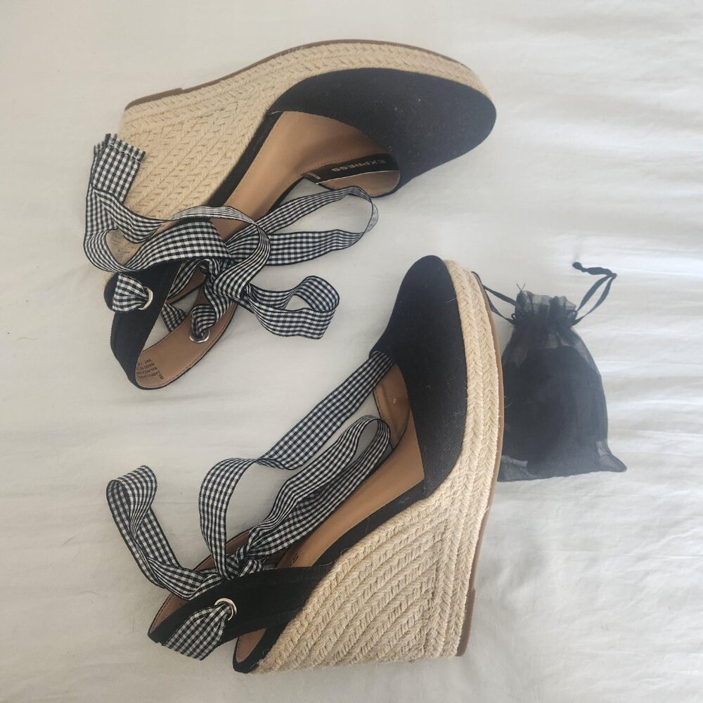 Express NWT Black Espadrille wedge wrap around ankle shoes